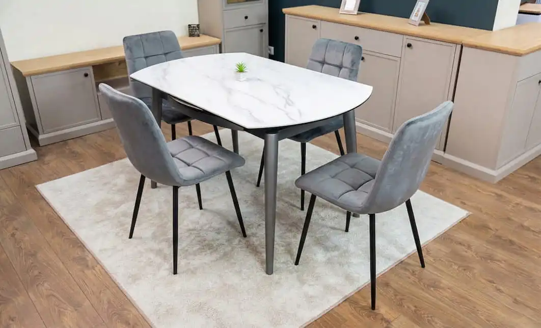 Set Masă Living Extensibilă CT106 Blat Ceramic Alb cu 4 Scaune KJC37 Gri