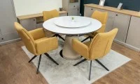 Set Masă Living Extensibilă CT163 Blat Ceramic Alb cu 4 Scaune Rotative KJC77 Galbene