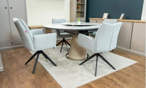 Set Masă Living Extensibilă CT163 Blat Ceramic Alb cu 4 Scaune Rotative KJC77 Gri Deschis