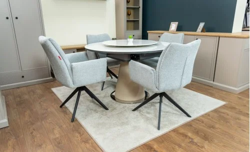 Set Masă Living Extensibilă CT163 Blat Ceramic Alb cu 4 Scaune Rotative KJC77 Gri Deschis