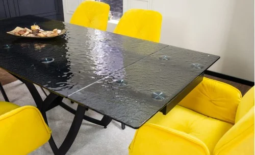 Set Masă Living Extensibilă CT241 Blat Sticlă Securizată Neagră cu 6 Scaune KJC80 Galbene