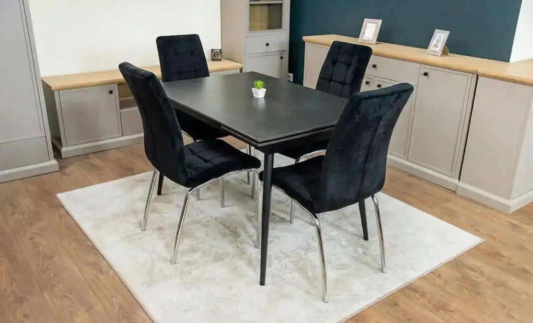 Set Masă Living Extensibilă DTM0101 Blat Ceramic Gri cu 4 Scaune Tapițate F630 Negre