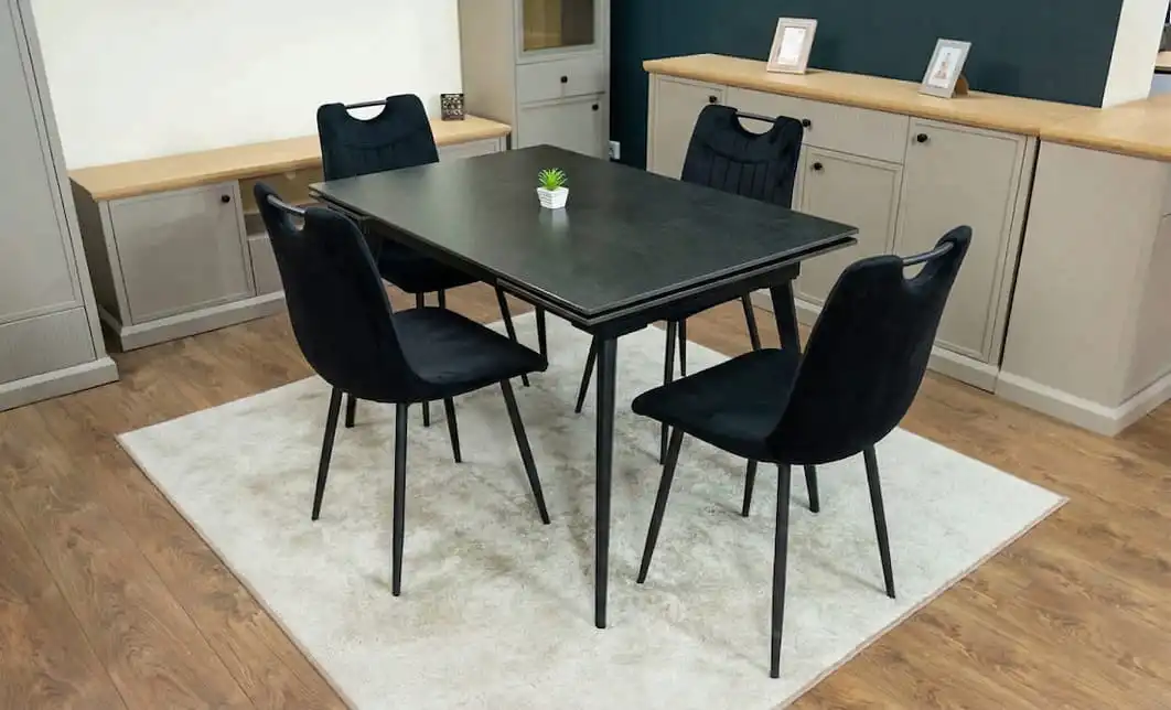 Set Masă Living Extensibilă DTM0101 Blat Ceramic Gri cu 4 Scaune Tapițate KJC0358 Negre