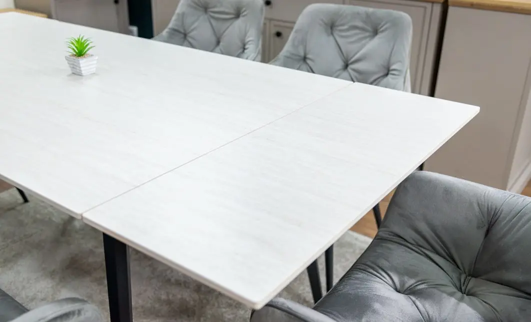 Set Masă Living Extensibilă DTM0101CS Bej cu 6 Scaune Tapițate KJC38 Gri