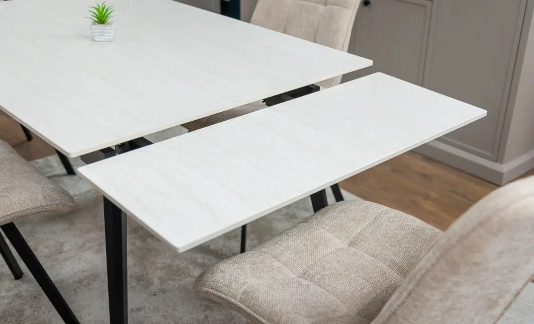 Set Masă Living Extensibilă DTM0101CS Bej cu 4 Scaune Tapițate DCM1801CF Gri 7