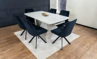 Set Masă Living Extensibilă DTM0405CS Blat Ceramic Bej cu 6 Scaune Rotative KJC356 Negre