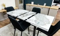 Set Masă Living Extensibilă Blat Ceramic KJT416 Alb-Cappuccino cu 4 Scaune KJC176 Negre
