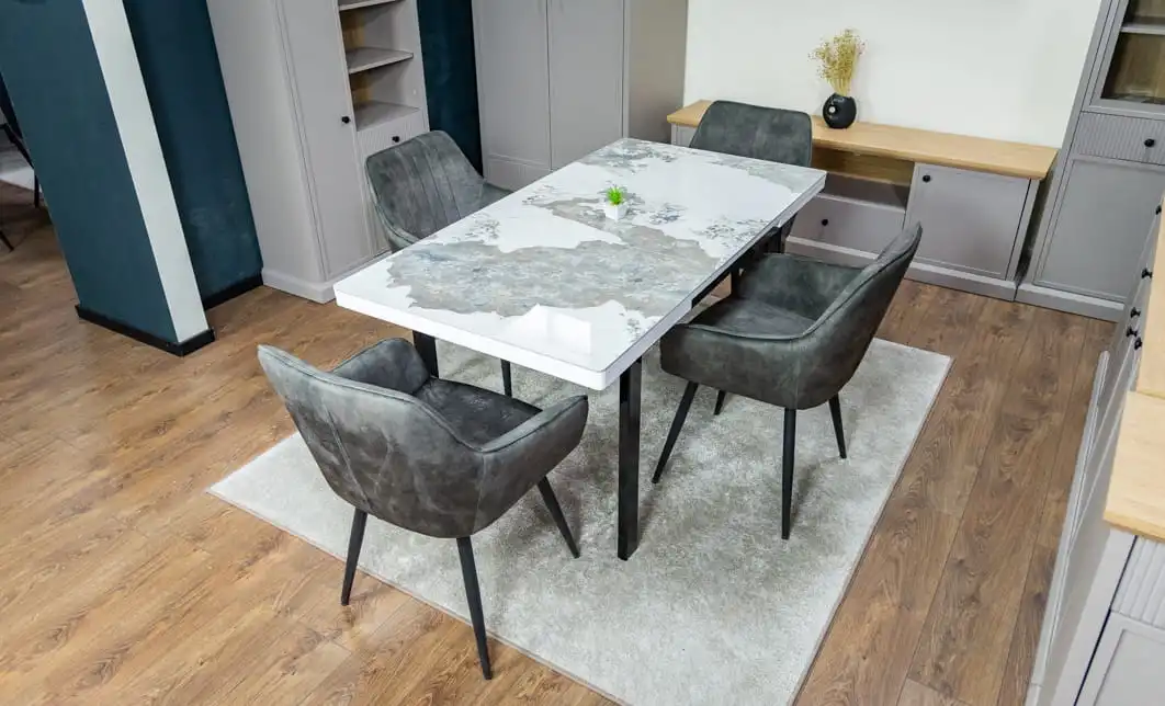 Set Masă Living Extensibilă Blat Ceramic KJT416 Alb-Cappuccino cu 4 Scaune KJC4343 Gri Deschis