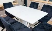 Set Masă Living Extensibilă KJT380 Blat Lucios Alb cu 6 Scaune Rotative KJC356 Negre