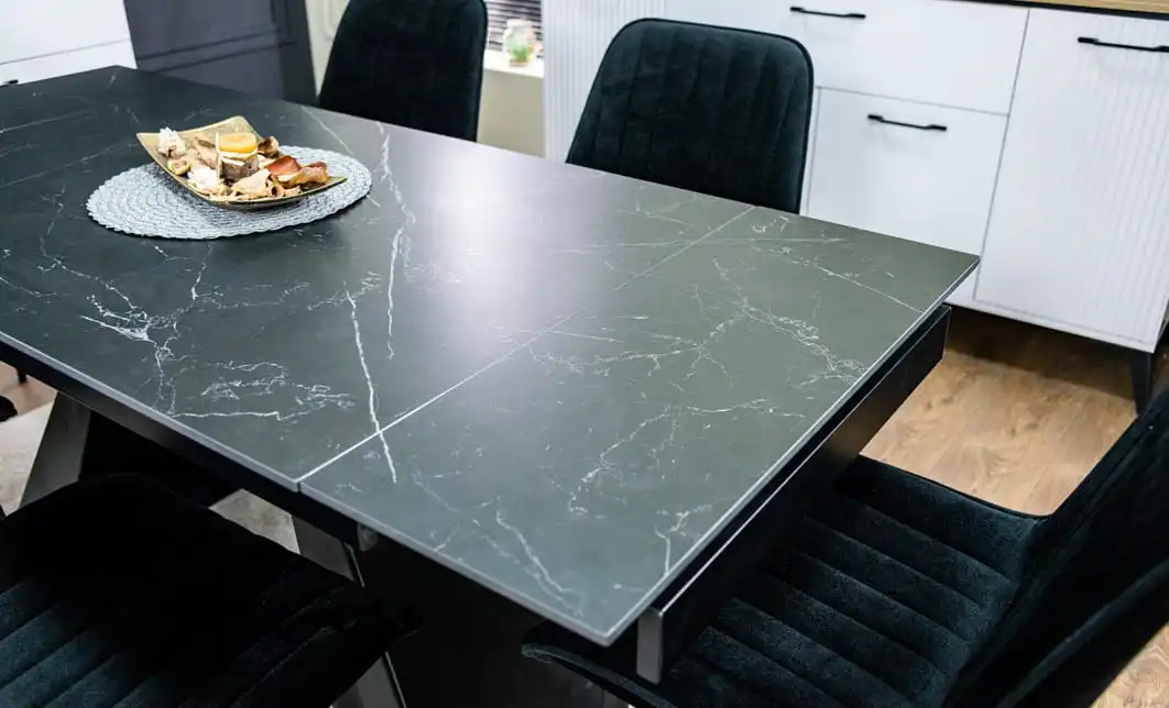 Set Masă Living Extensibilă KJT416 Neagră cu 4 Scaune KJC176 Negre 4