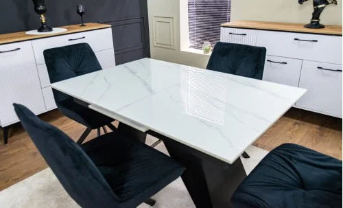 Set Masă Living Extensibilă KJT417 Albă cu 4 Scaune KJC356 Negre