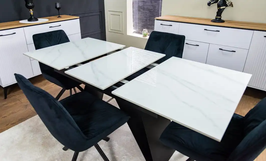 Set Masă Living Extensibilă KJT417 Albă cu 4 Scaune KJC356 Negre 6