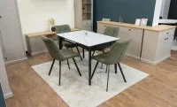 Set Masă Living Extensibilă KJT4711-1 Alb cu 4 Scaune DCM1801CF Verzi