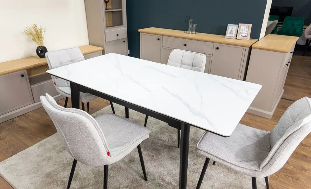 Set Masă Living Extensibilă KJT4711-1 Alb cu 4 Scaune Tapițate DCM2001AF Bej