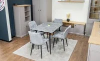 Set Masă Living Extensibilă KJT546 Gri cu 4 Scaune Tapițate KJC0357 Gri 4
