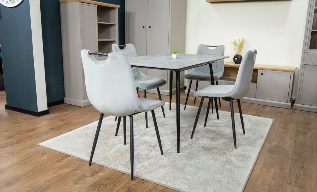 Set Masă Living Extensibilă KJT546 Gri cu 4 Scaune Tapițate KJC0358 Gri 4