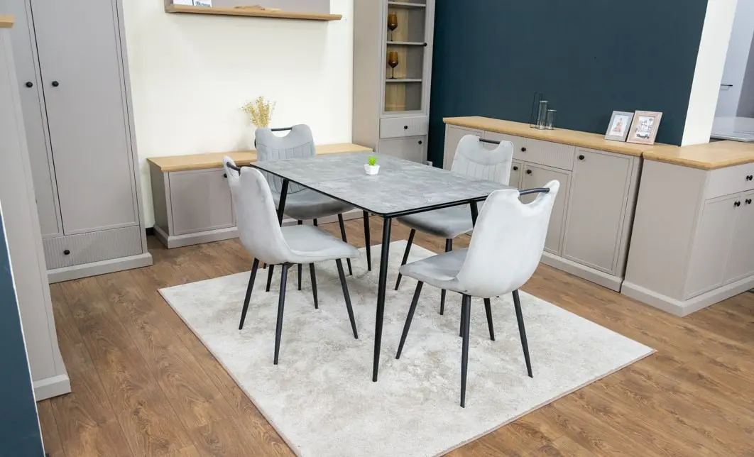 Set Masă Living Extensibilă KJT546 Gri cu 4 Scaune Tapițate KJC0358 Gri