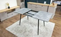Set Masă Living Extensibilă KJT546 Gri cu 4 Scaune Tapițate KJC0358 Negre 5