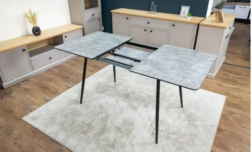 Set Masă Living Extensibilă KJT546 Gri cu 4 Scaune Tapițate KJC0358 Negre