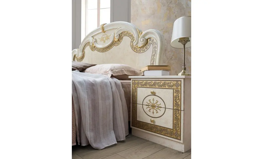 Dormitor Clasic Paloma Bianco Gold cu Dulap 6 Uși 5