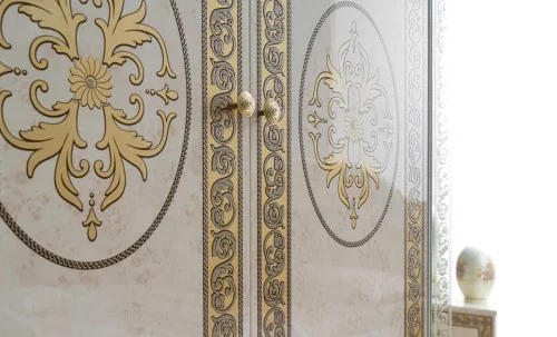 Dormitor Clasic Paloma Bianco Gold cu Dulap 6 Uși